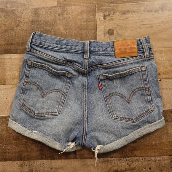 Levi’s 501 Denim Shorts Women’s 28 Light Wash Cutoff Vintage White Oak Cone - Picture 8 of 11